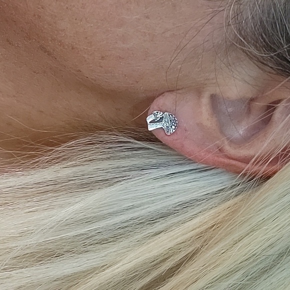 Retro Mushroom Hippie Stud Earrings - Picture 1 of 7